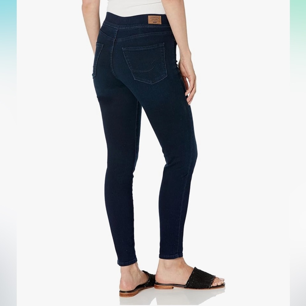 Levi Strauss Signature Gold Women Totally Shaping Pull-on Skinny Jeans 6S Short - Picture 2 of 7